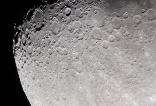 ED127で撮影した月面クレーター