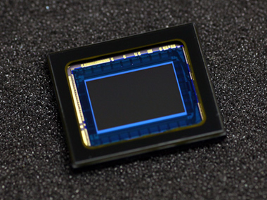 カメラ本体のフロントビュー