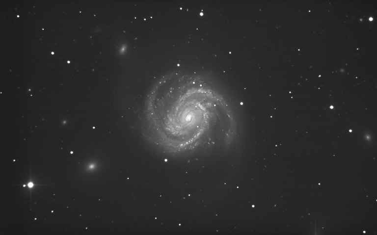 カメラ本体のフロントビュー