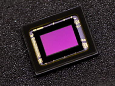 カメラ本体のフロントビュー