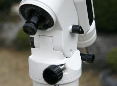 SXD赤道儀の方位調整ネジ